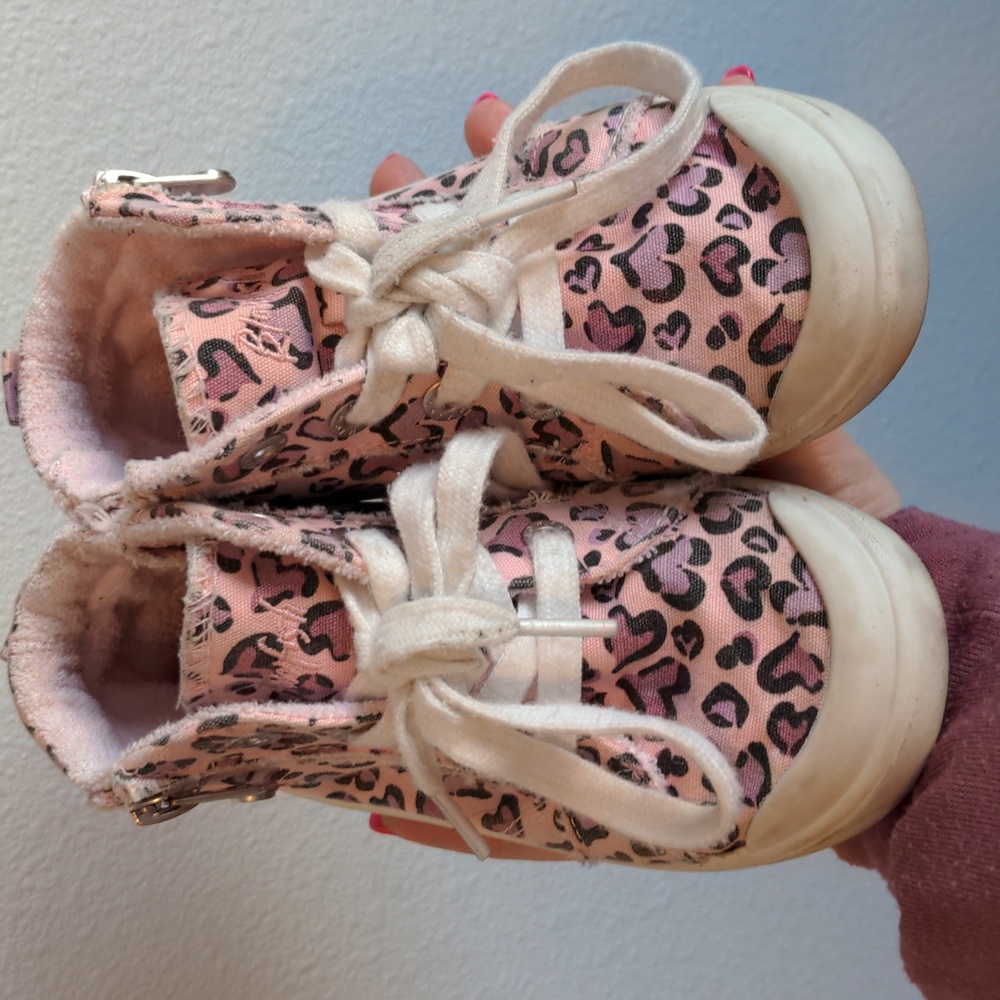 Blowfish Malibu Kids | Pink & Black Leopard Hearts Hi-Top Sneaker Size 9 - Picture 1 of 7